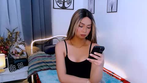 Snapshot of zialustts chatting on 10.18.25 Zia online show from 10.18.25