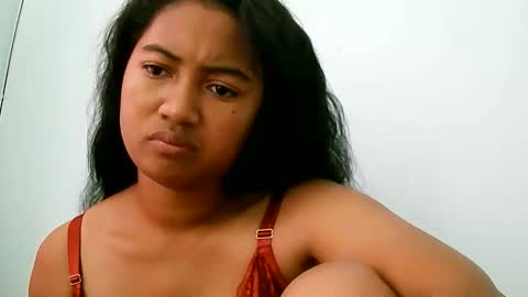 Snapshot of zina479102 chatting on 04.29.26 elly online show from 04.29.26