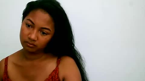 Snapshot of zina479102 chatting on 05.18.26 elly online show from 05.18.26