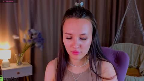 Zlata  Mon Tue Thu Fri Sun Sa GMT 3 0000pm - 0600pm  online show from 09.18.25