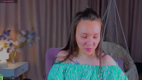 Snapshot of zlata__fox chatting on 10.04.25 Zlata Mon Tue Thu Fri Sun Sa GMT 3 0000pm - 0600pm online show from 10.04.25