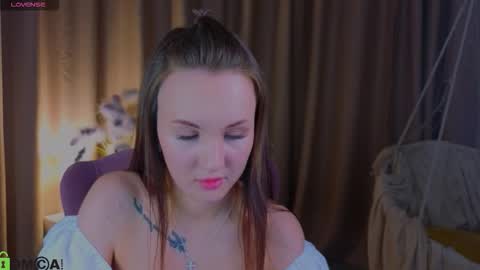 Snapshot of zlata__fox chatting on 10.13.25 Zlata Mon Tue Thu Fri Sun Sa GMT 3 0000pm - 0600pm online show from 10.13.25