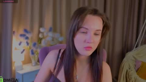 Snapshot of zlata__fox chatting on 10.26.25 Zlata Mon Tue Thu Fri Sun Sa GMT 3 0000pm - 0600pm online show from 10.26.25