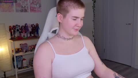 Snapshot of zlata_in_xxxland chatting on 09.19.25 Zlata online show from 09.19.25