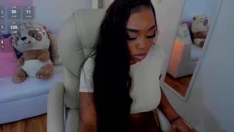 Zobe Love online show from 02.12.25