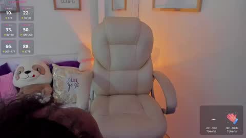 Zobe Love online show from 11.25.25