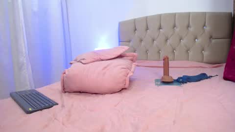 ZOEE online show from 02.13.25