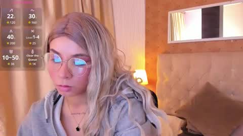 ZOEE online show from 10.19.25