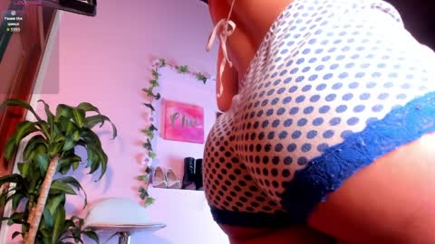 Zoe Baker online show from 04.11.26