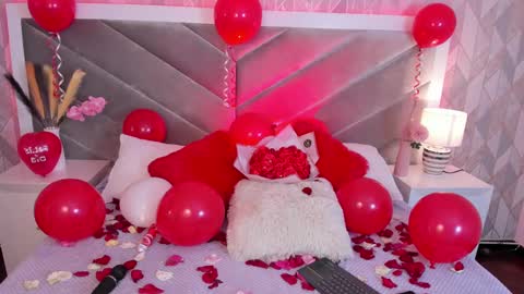 zoe_banks_ online show from 02.14.25