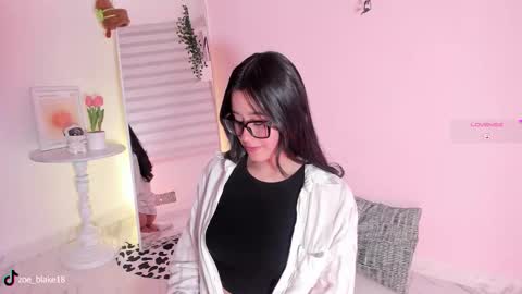 Snapshot of zoe_blake18 chatting on 10.17.25 Zoe online show from 10.17.25