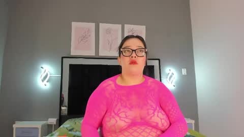 Snapshot of zoe_curvyy chatting on 06.01.26 zoe_curvyy online show from 06.01.26