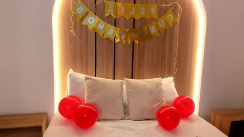 Snapshot of zoe_danae_ chatting on 11.10.25 Zoe online show from 11.10.25