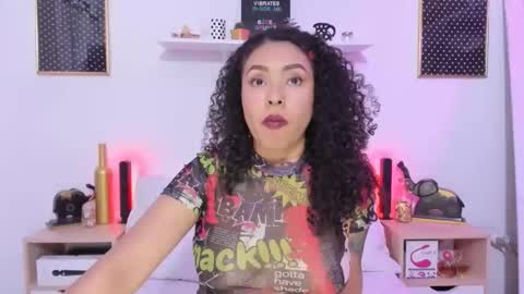 Snapshot of zoe_gruber chatting on 10.16.25 Zoe Gruber online show from 10.16.25