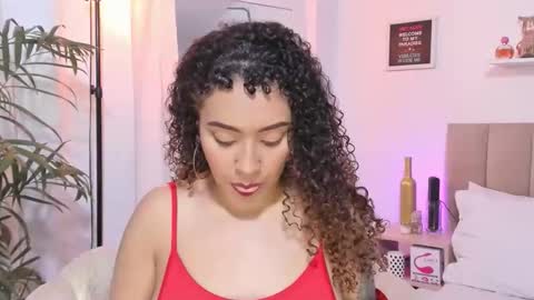 Snapshot of zoe_gruber chatting on 11.19.25 Zoe Gruber online show from 11.19.25