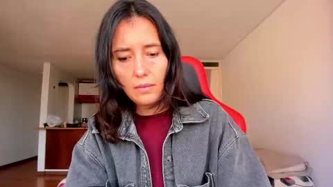 Snapshot of zoe_jeane_beker chatting on 10.07.25 ZOE online show from 10.07.25