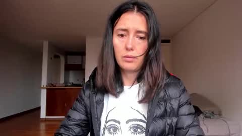 Snapshot of zoe_jeane_beker chatting on 10.17.25 ZOE online show from 10.17.25