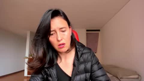 Snapshot of zoe_jeane_beker chatting on 10.25.25 ZOE online show from 10.25.25