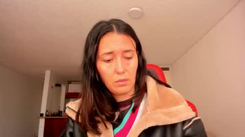 Snapshot of zoe_jeane_beker chatting on 11.11.25 ZOE online show from 11.11.25