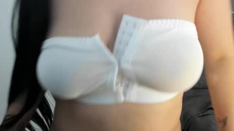 zoe_jones7 online show from 11.12.25