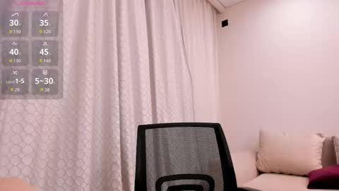 Snapshot of zoe_klarxxx chatting on 11.08.25 Zoe online show from 11.08.25