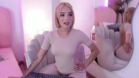 zoe lee    online show from 09.28.25