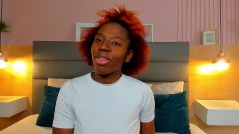 Snapshot of zoe_novakk chatting on 10.16.25 Zoe Novakk online show from 10.16.25