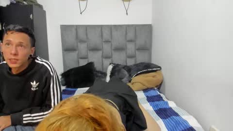 Snapshot of zoe_painn chatting on 10.20.25 She Zoe He Painn online show from 10.20.25