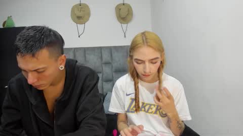 Snapshot of zoe_painn chatting on 11.12.25 She Zoe He Painn online show from 11.12.25