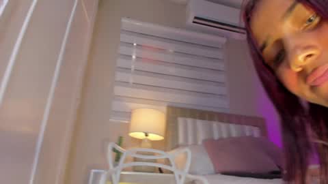 Hi guys i am Zoe  online show from 02.05.25