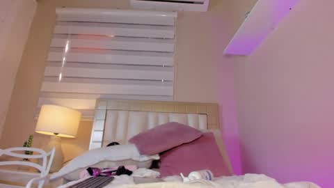 Hi guys i am Zoe  online show from 02.07.25