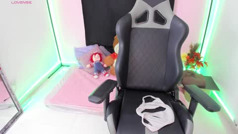 zoe_sullivan_ online show from 12.24.24