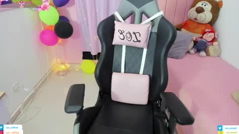 zoe_sullivan_ online show from 11.16.25