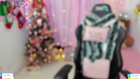 zoe_sullivan_ online show from 11.29.25