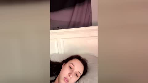 Snapshot of zoeapolo chatting on 04.17.26 zoeapolo online show from 04.17.26