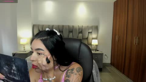  zoee jackson online show from 06.04.26