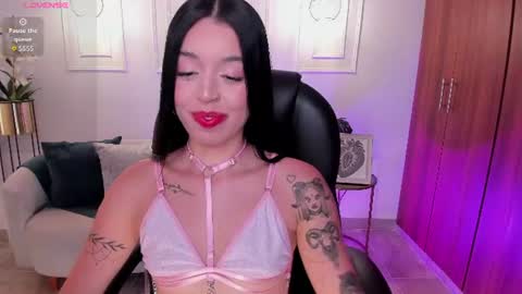  zoee jackson online show from 07.08.26