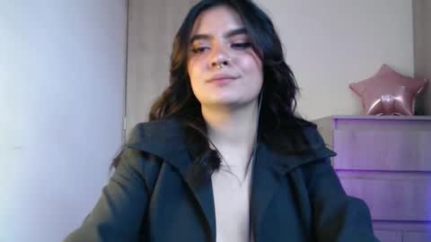 Zoee online show from 01.07.26