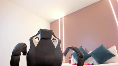 zoee_zi online show from 03.14.26