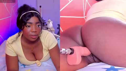 Snapshot of zoeethompson_cm chatting on 10.07.25 online show from 10.07.25