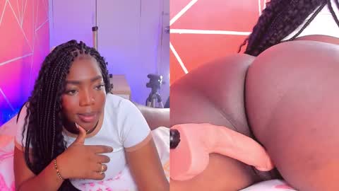 Snapshot of zoeethompson_cm chatting on 11.04.25 online show from 11.04.25