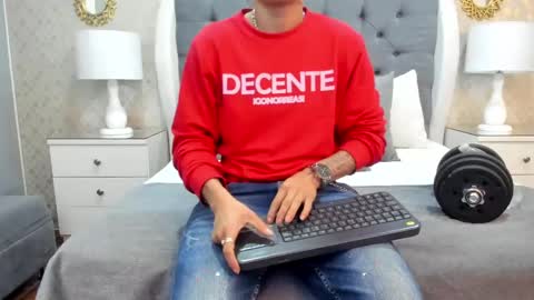 Zoe Krug online show from 09.28.25