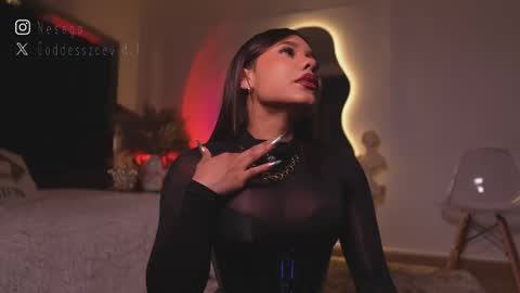 zoevidal_ online show from 02.04.26