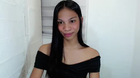 Snapshot of zoeygorgeous19 chatting on 02.22.25 zoey online show from 02.22.25