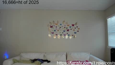 Snapshot of zoiebutterfly chatting on 10.07.25 Zoie online show from 10.07.25