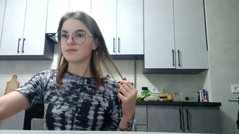 zoriana20 online show from 10.18.25