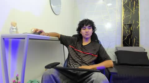     online show from 12.03.25