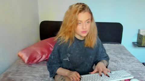 Mia online show from 06.03.26
