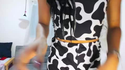 zou_quira online show from 10.15.25