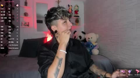 Snapshot of zuryramirez_ chatting on 10.13.25 Zury Ramirez online show from 10.13.25